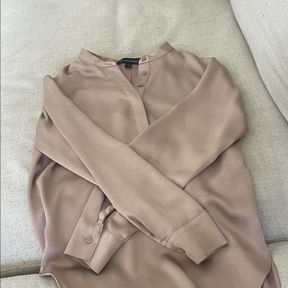 Banana Republic Women's Blouse in Soft Taupe